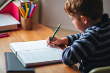 Hausaufgaben ohne Stress: So motivieren Sie Ihr Kind – ein praktischer Wegweiser für entspannte Nachmittage