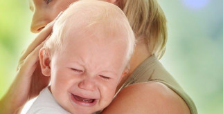 Как успокоить плачущего малыша