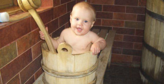 Можно ли посещать баню детям?