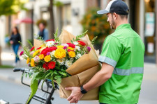 Доставка цветов: как не ошибиться и порадовать адресата